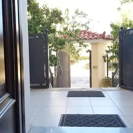 New, Bright, Cozy, Autonomous With Private Entrance And Garden, 42 M2, 5min To The And Center Apartamento