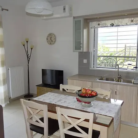 New, Bright, Cozy, Autonomous With Private Entrance And Garden, 42 M2, 5min To The And Center Appartement