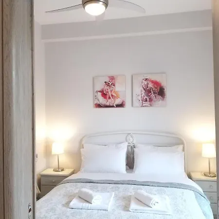 Apartamento New, Bright, Cozy, Autonomous With Private Entrance And Garden, 42 M2, 5min To The And Center *