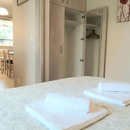 New, Bright, Cozy, Autonomous With Private Entrance And Garden, 42 M2, 5min To The And Center