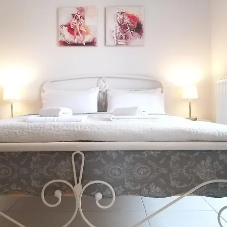 New, Bright, Cozy, Autonomous With Private Entrance And Garden, 42 M2, 5min To The And Center